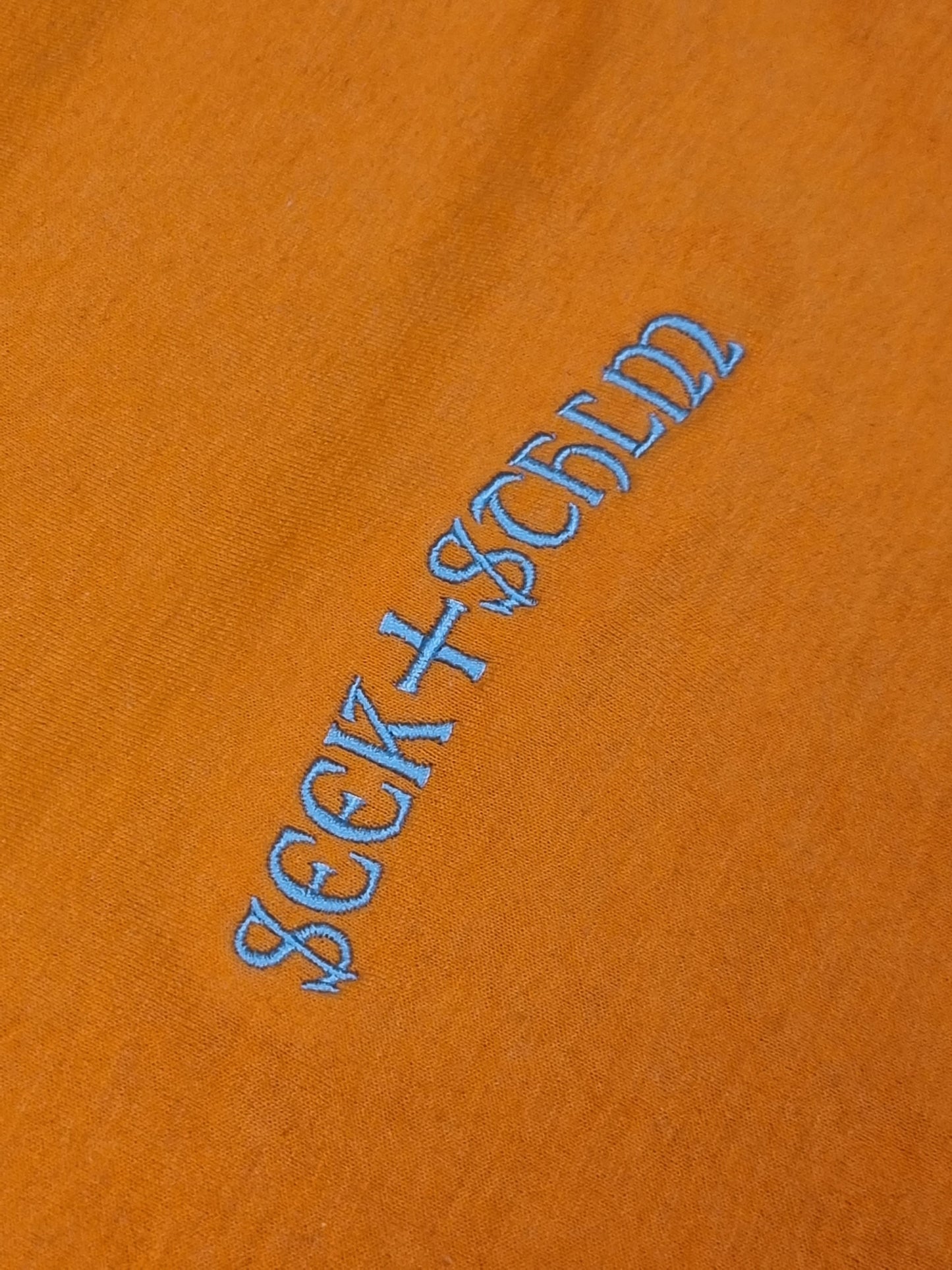 Embroidered tee